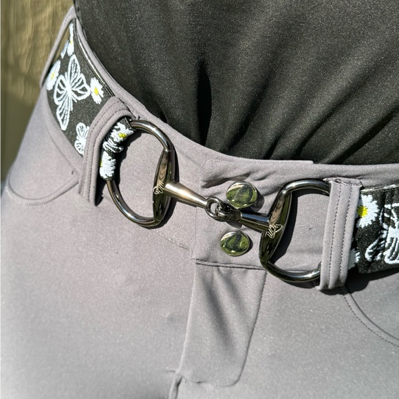 CM equestrian Accessories - Butterfly non-sparkly black snaffle Equestrian horse Snaffle Bit Belt Elastic